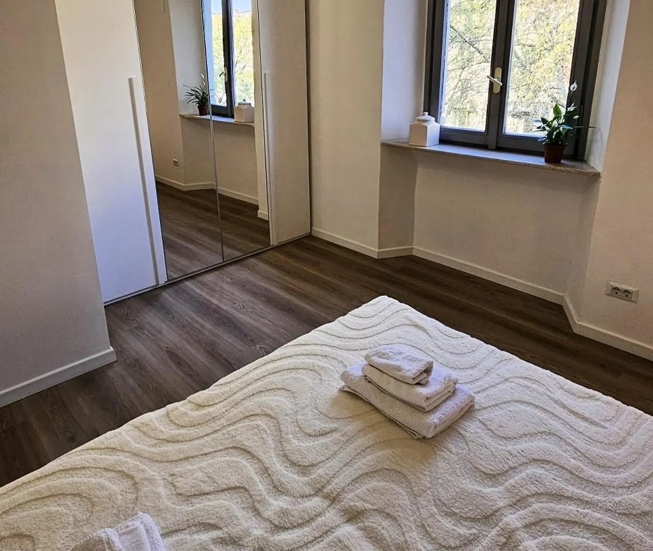 Apartment Duomo A 8 Min - Centro, Qc Terme, 2 Camere Milan Italy