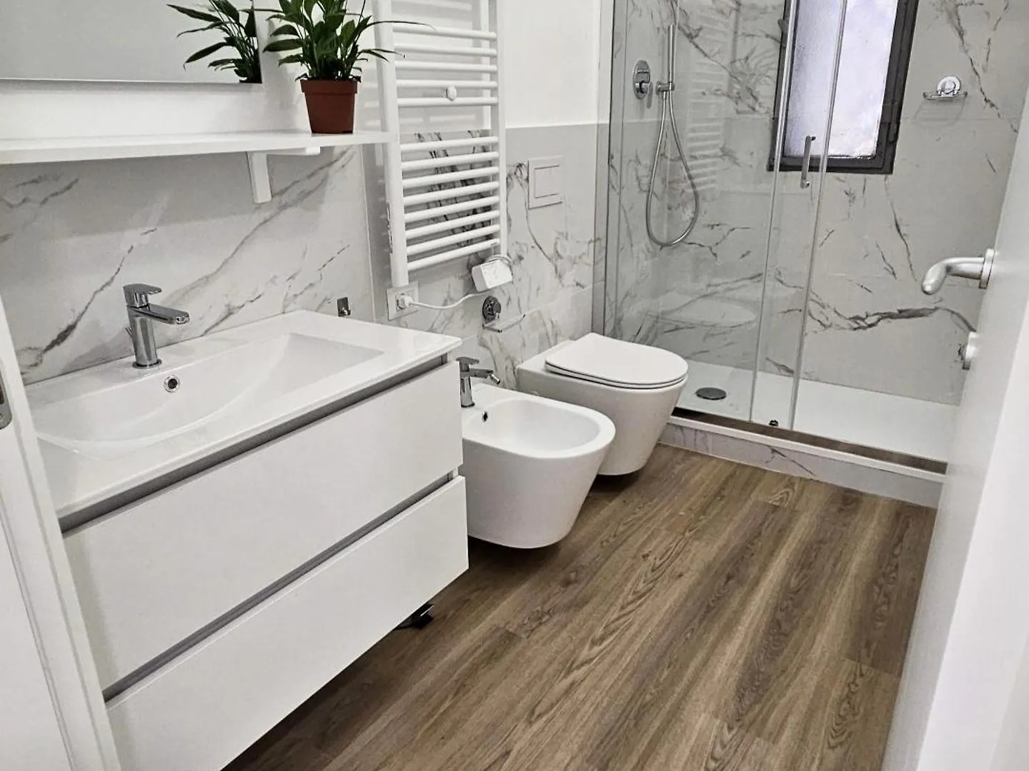 Appartement Duomo A 8 Min - Centro, Qc Terme, 2 Camere Milaan